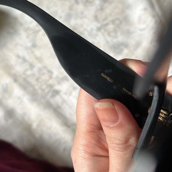 GUCCI Oversize Square Shiny Black Frame W/Black Glitter Arms Sunglasses $505 - Picture 8 of 10